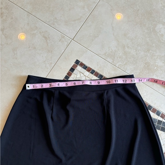 Vintage Petite Sophisticate Black Long Skirt with Dual Side Slits Sz S - Picture 6 of 6